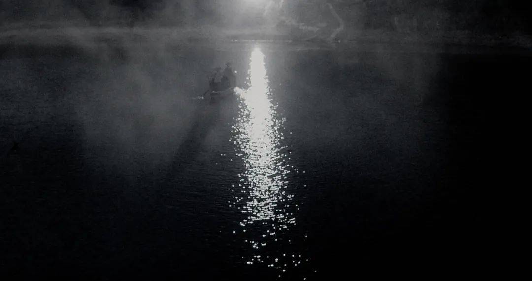 角色|从巩俐手中接过3座“天坛奖”奖杯，他做对了什么？