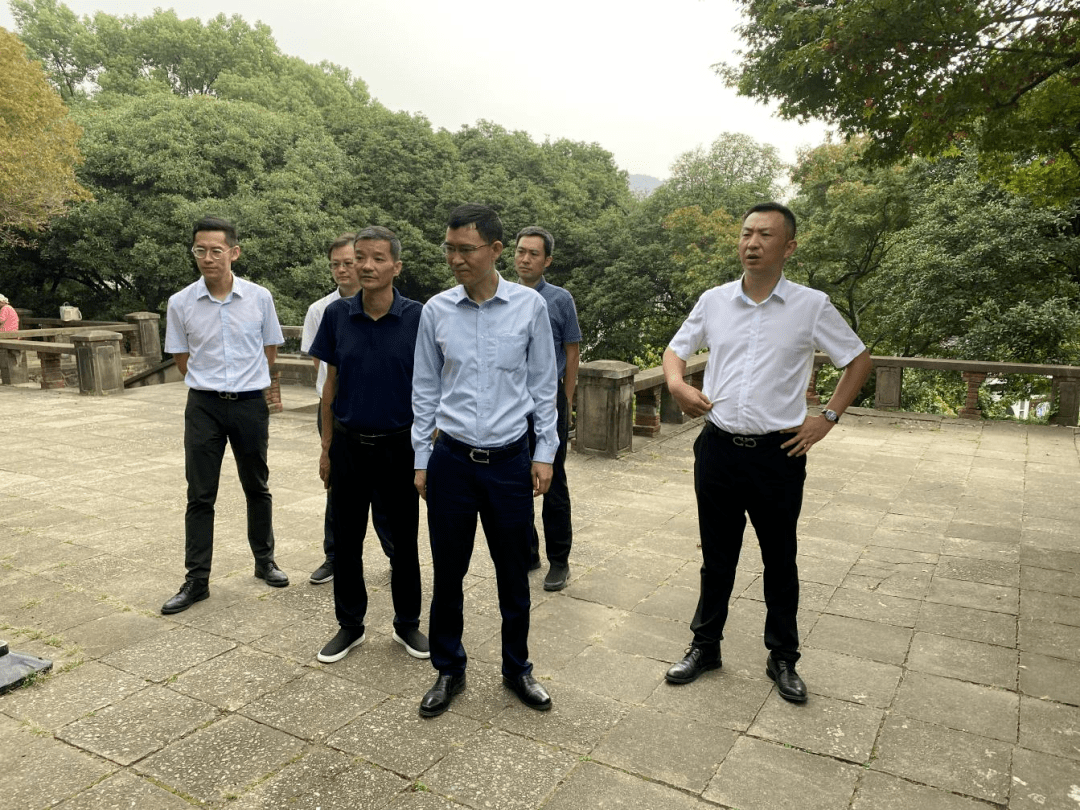 相关部室人员来梅园景区开展国庆节前安全检查,管理处书记,主任周国柱