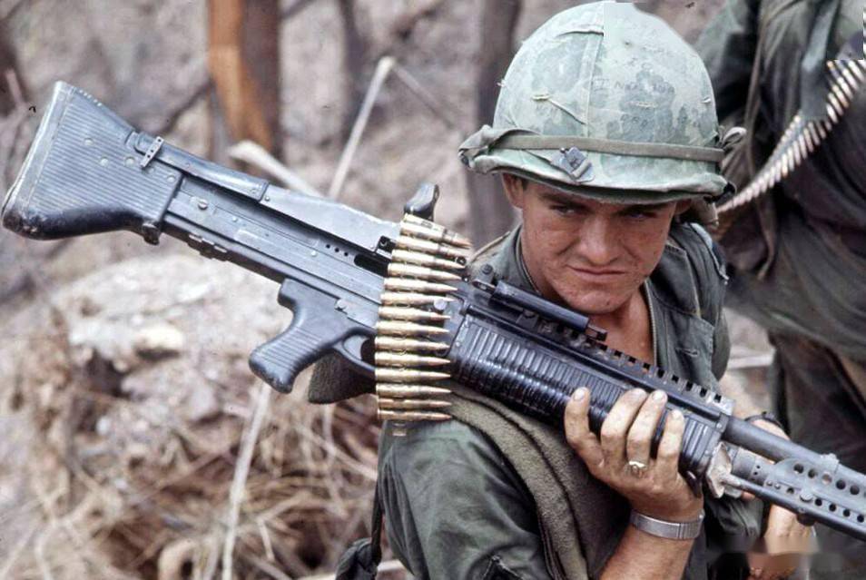 战后美国研发的m60机枪借鉴大量德国机枪设计在越南一战成名