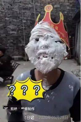 最美90后支教网红翻车事件你们到底是教孩子还是毁孩子