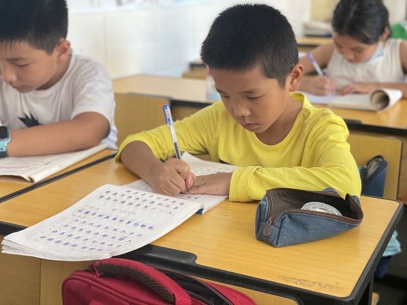 操心事变暖心事兴义市红星路小学课后服务为家长排忧解难让学生方便