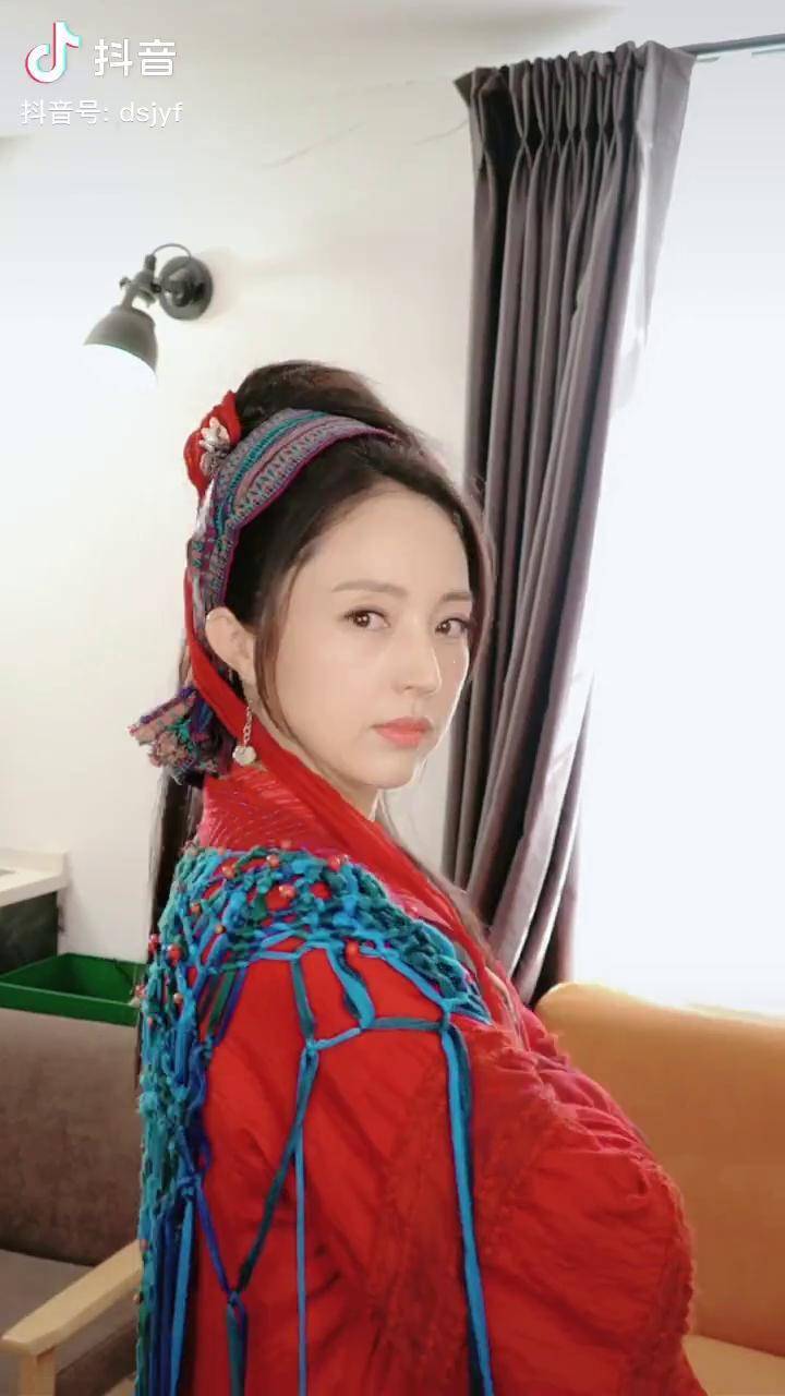 有翡 谁说我们段九娘 董璇疯的?