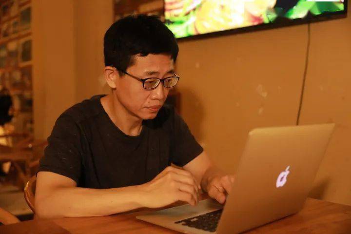 白宫|他在白宫调侃总统时，李诞大学还没毕业