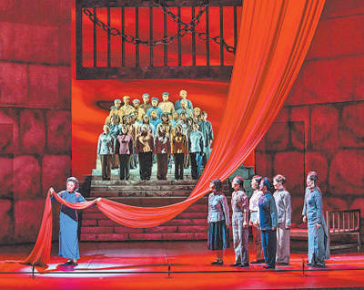 图为中国歌剧舞剧院重排制作演出的经典民族歌剧《江姐》(2021版)剧照