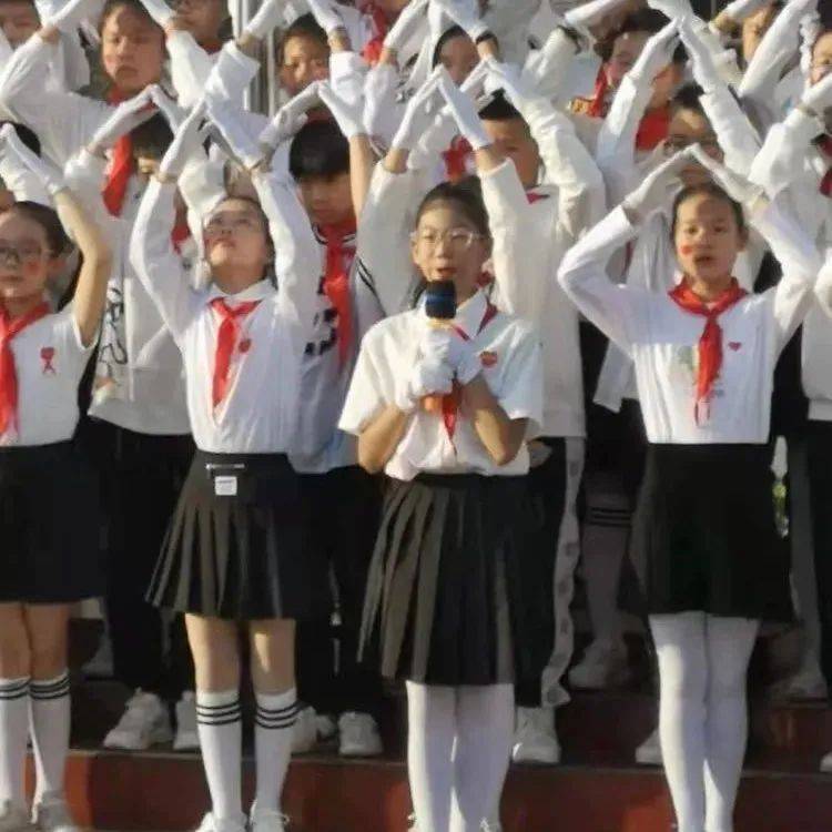 杜庄小学迎国庆歌咏比赛_祖国