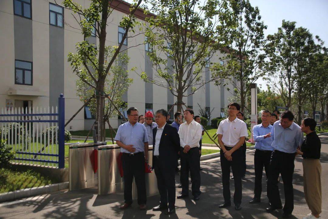 滑县:县委书记调研人才工作