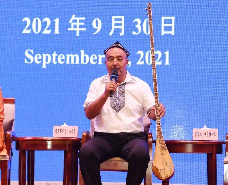 我叫阿不都外力·哈力克,今年60岁,是昌吉州吉木萨尔县马家槽子村文化