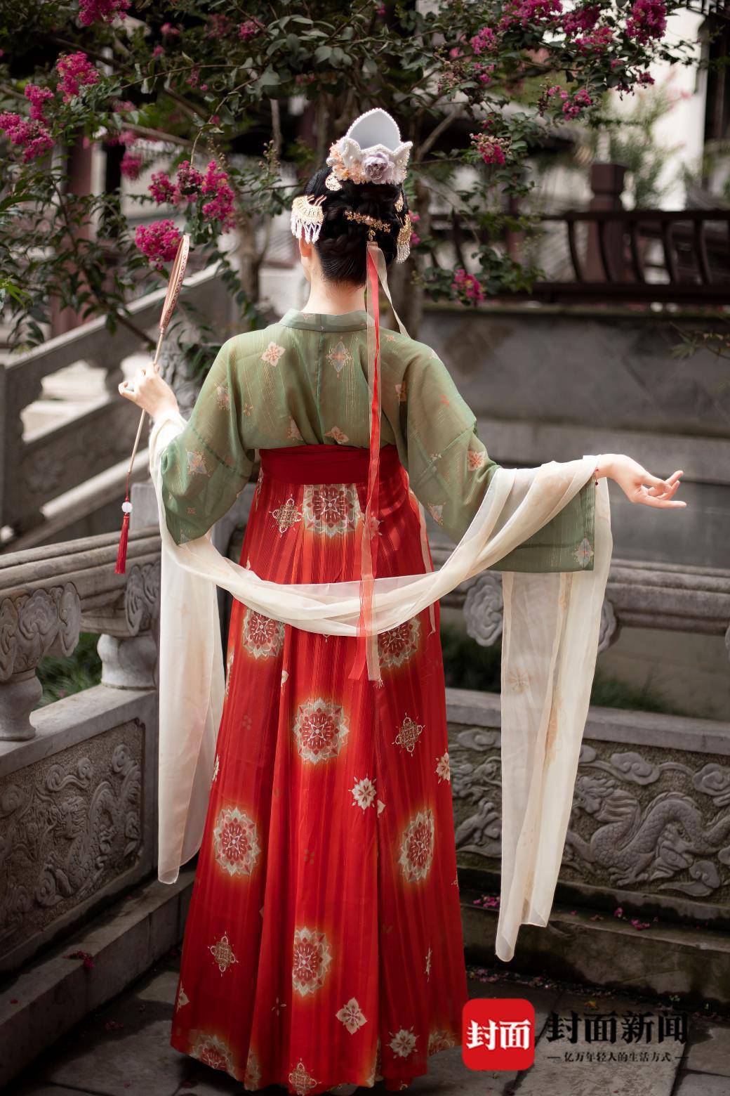 成都 从商品包装设计师到汉服设计师 山迟汉服创始人：让更多人穿上华夏之裳