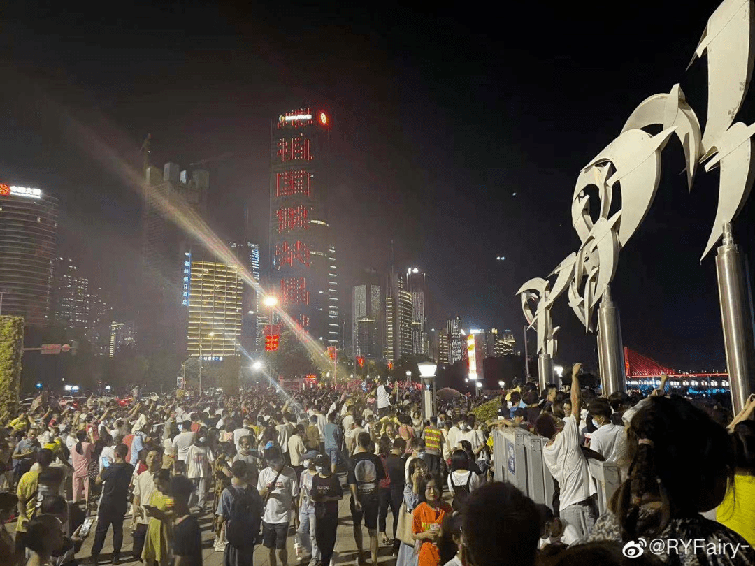 2021年10月1日 作为假期南昌打卡首选地之一  秋水广场一直备受大家