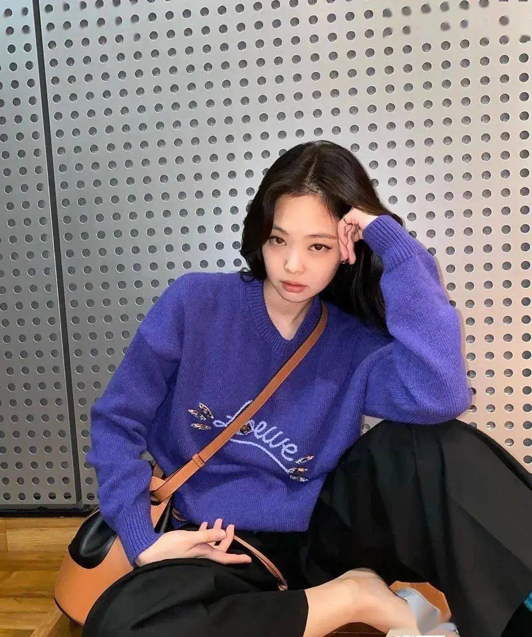 毛衣 秋冬最强穿搭指南就在这了！一件毛衣可以拯救你的衣橱