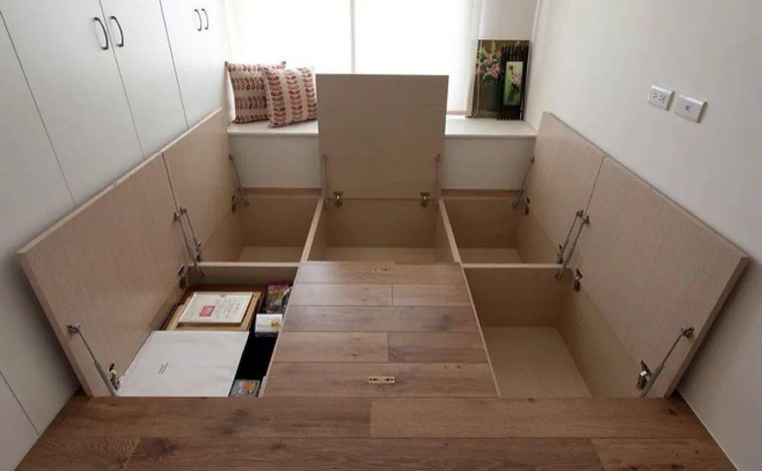 不顾反对,表姐坚持在小卧室做榻榻米,入住后,家人表示真香