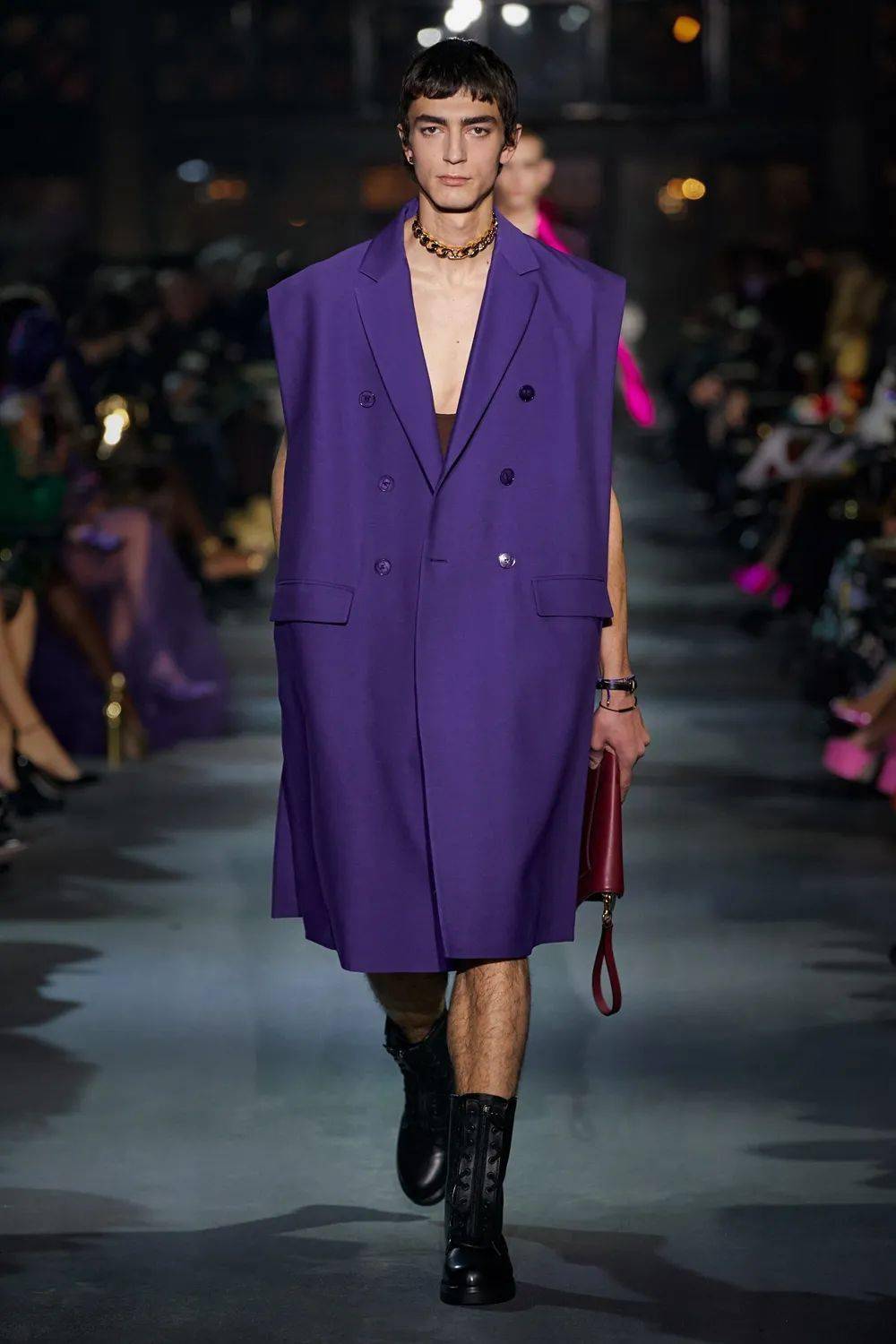 廓形 Valentino 2022 春季系列发布，刺绣、蕾丝、印花…… 尽显高级！