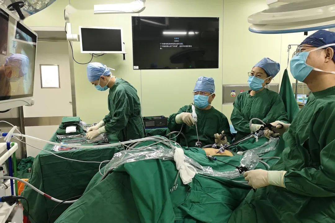 田先生|我的国庆节 ｜ 假期连追高甜剧，广医值守情义绵绵