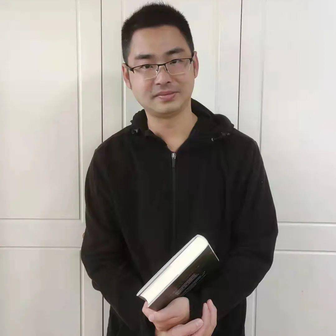 壹 描写教师张茂月,天津师范大学法学院讲师,本科2003班班主任,主要