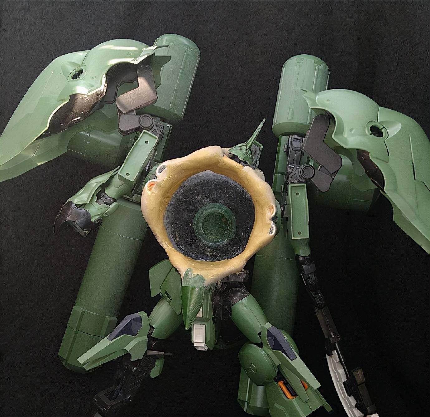 机动战士高达名场景还原被马格南击毁的刹帝利修复型模型676767