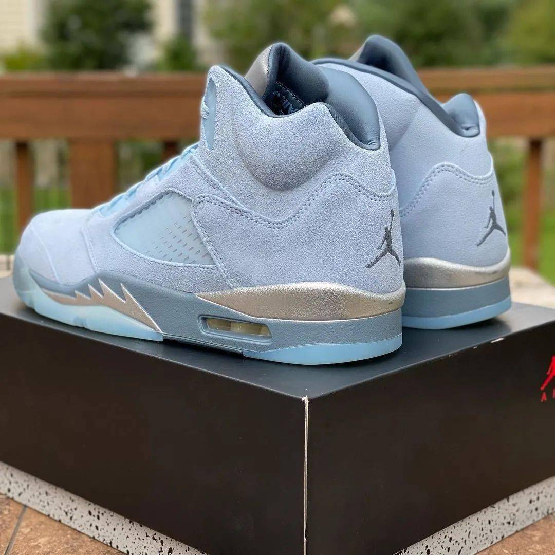 网络 「新冰蓝」Air Jordan 5 上脚曝光！麂皮鞋面质感无敌！