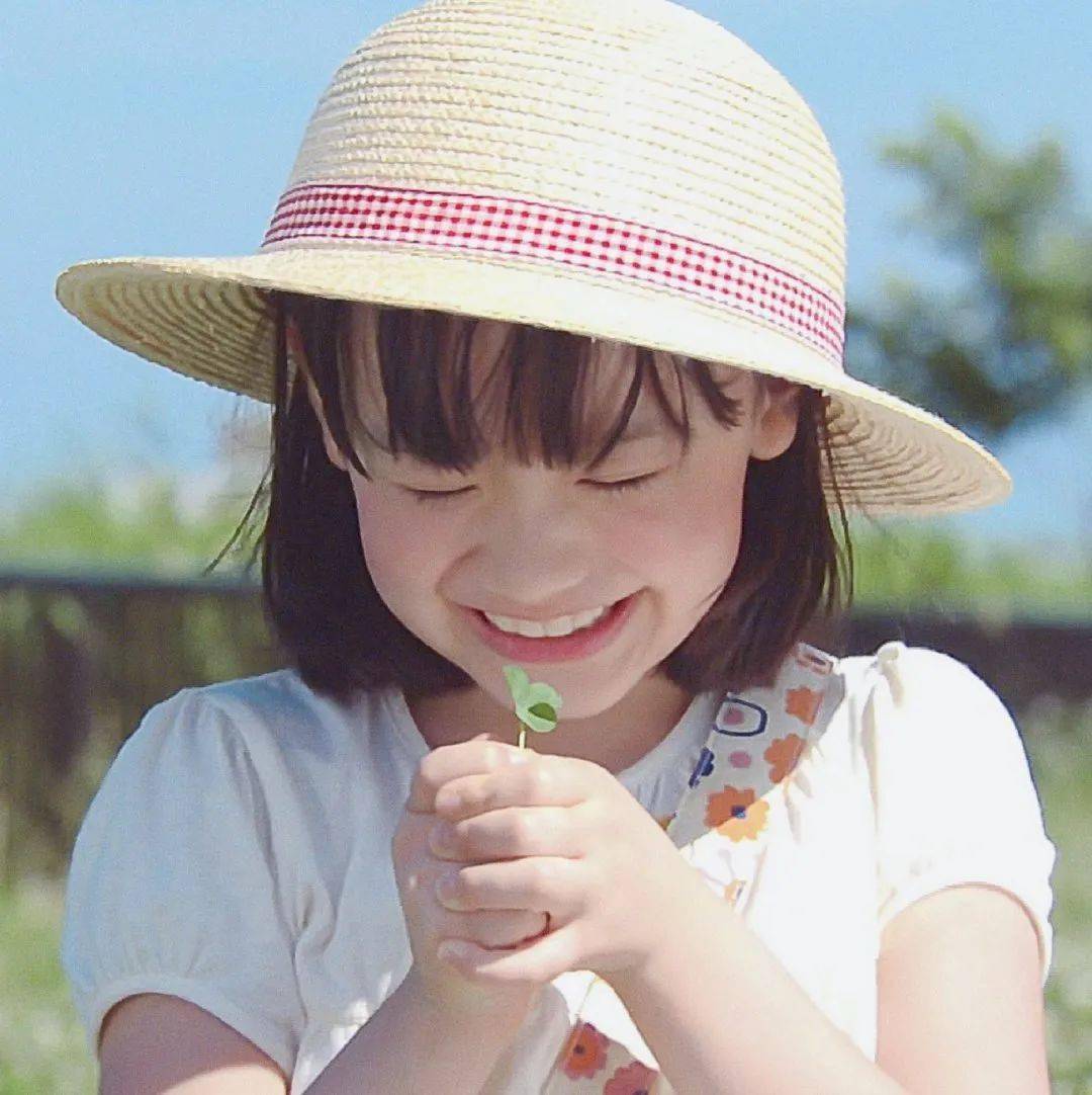 这个被木村拓哉抱过的女孩长大了