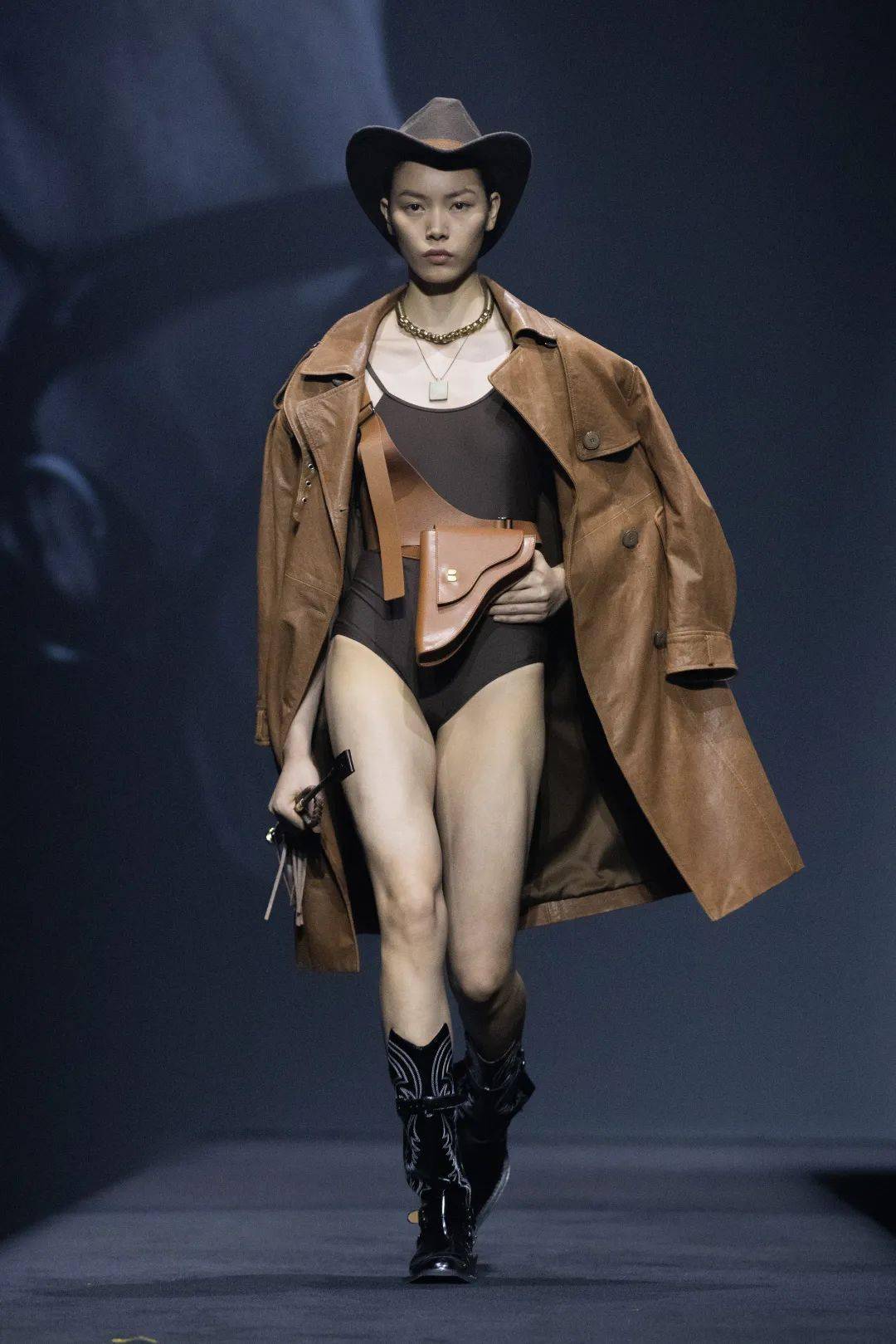 品牌 鞋王驭风逐梦，长跑者加速