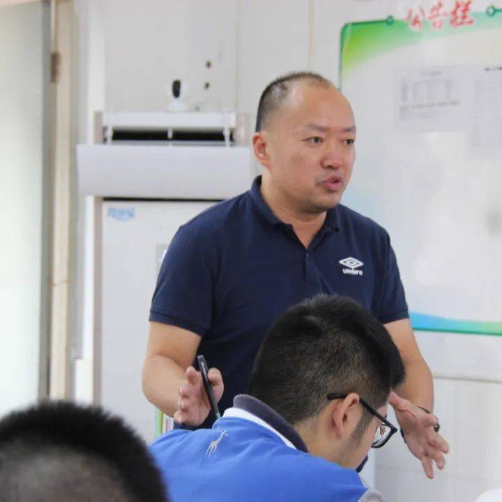 高红青,卢江,顾仁富,杨永祝,周亚章,王东旺以及三位年级主任管爱国