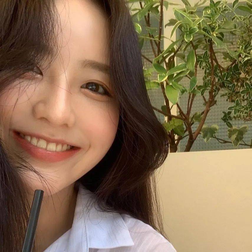 韩系 4 位宝藏 Ins 博主分享，我的穿搭都从这里取经