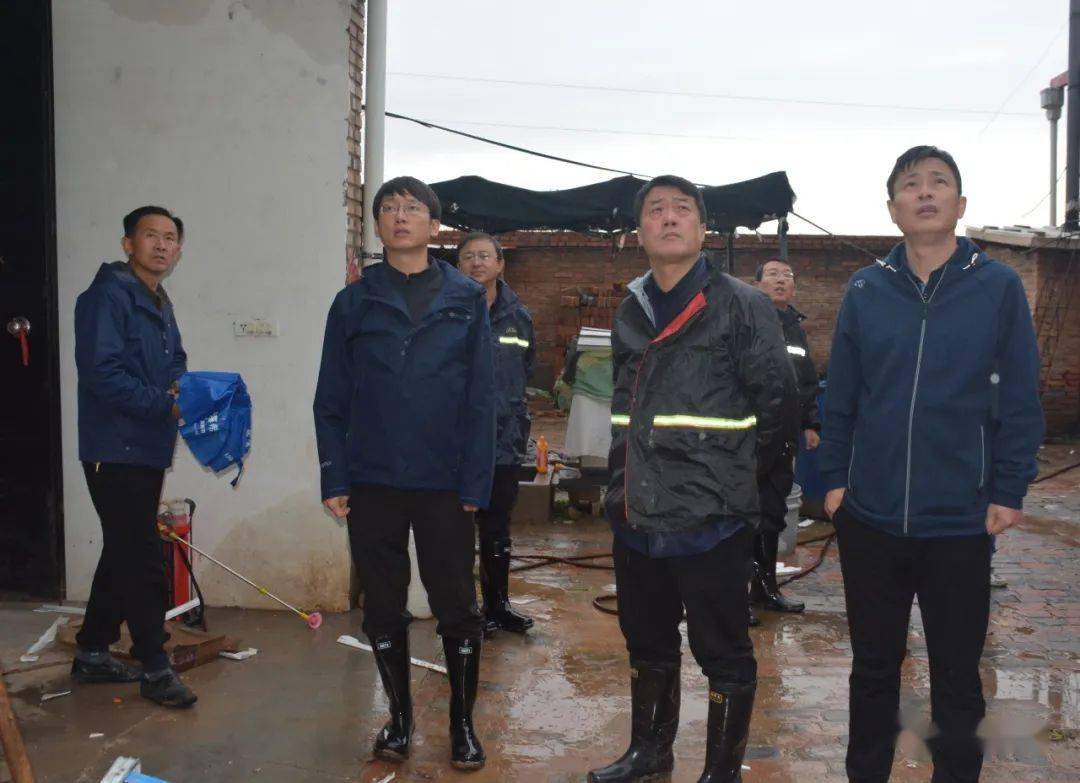为积极应对持续的降雨天气,10月6日,区委副书记,区长任光耀来到东赵乡