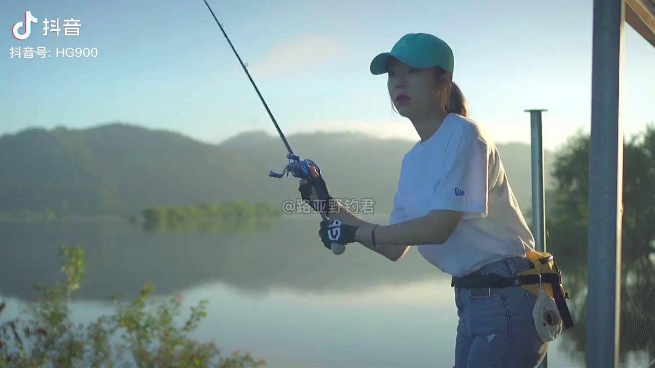 韩国路亚女钓手欧尼抛杆合集来了今天没钓到鱼哈哈失败收场韩国路亚女