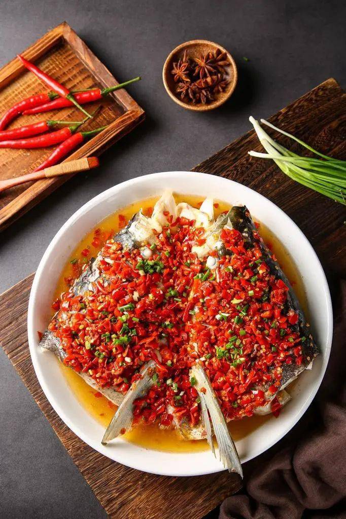 迪拜终于能吃到经典湘式臭鳜鱼了超地道湘菜馆子湘聚开业预告