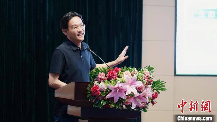 江苏省溧阳市委书记徐华勤作分享.