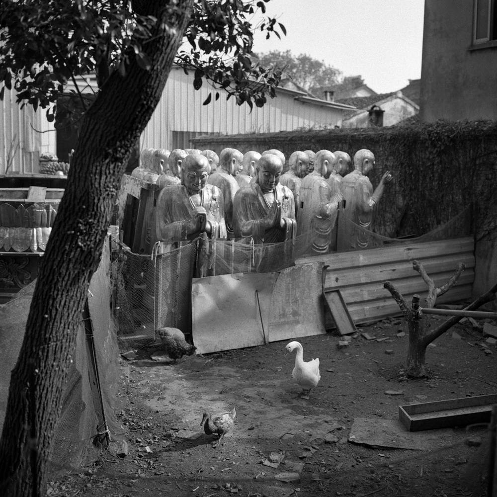 幅照片《昨天堂》：山河故人情怀落在严明身上