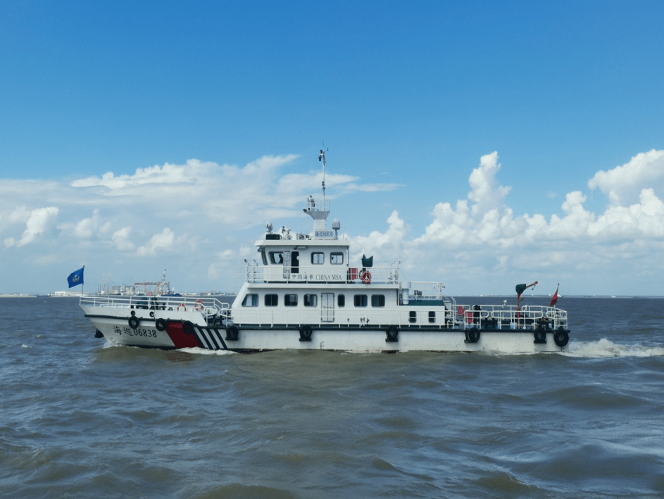 航经常熟的船舶请注意海太过江通道水上勘察施工转入主航道第6分区