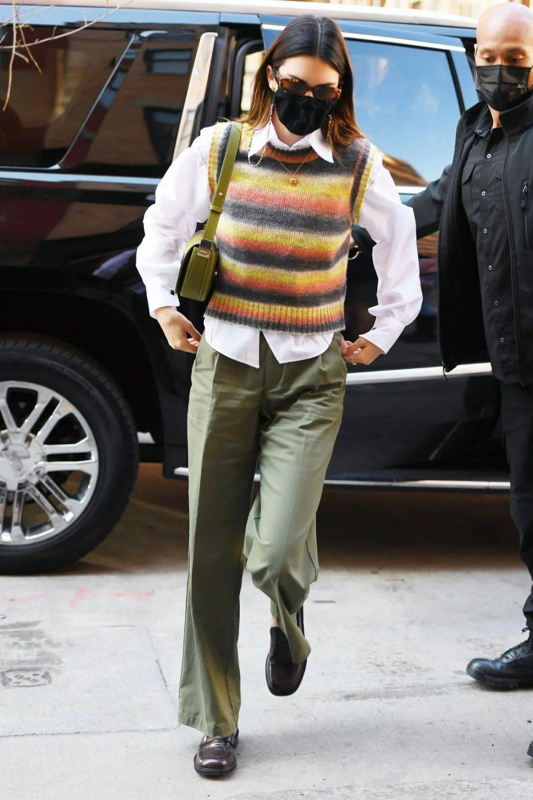 风衣 如何实现一衣多穿？你只需要件衬衫~