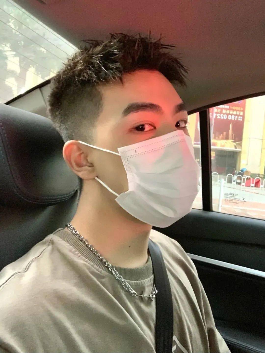 什么脸型都适合的男生短发真好看
