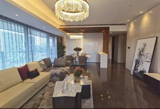 花4000多万买深圳豪宅,被中介赚250万差价?刚刚,涉事公司回应:与我无关_中原