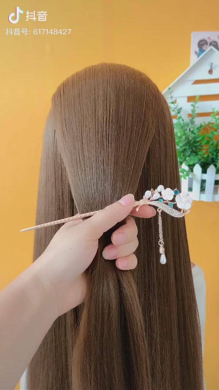 一根簪子搞定一款发型
