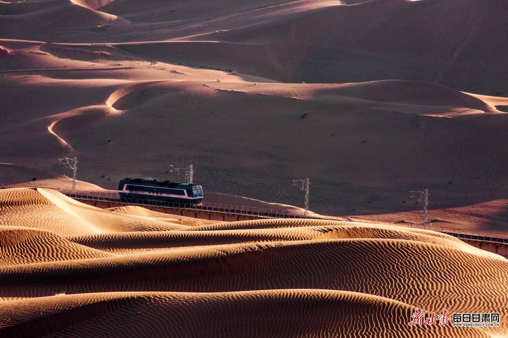 丝绸之路上的这段铁路沿线美景你见过吗
