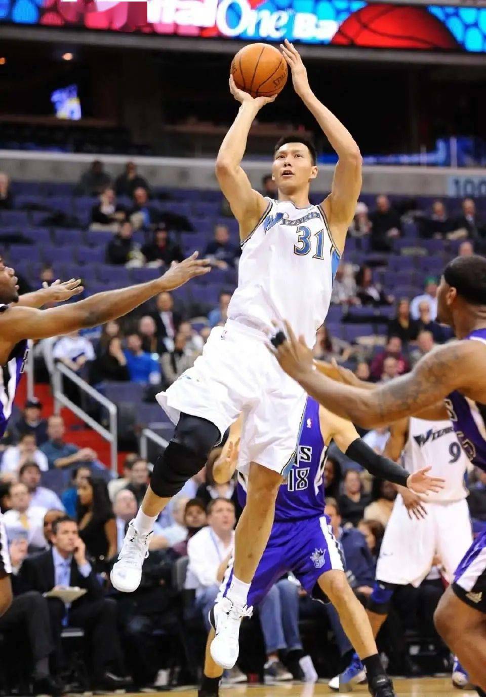 nike首次以中国球员的名字建办公楼易建联个人logo你见过吗