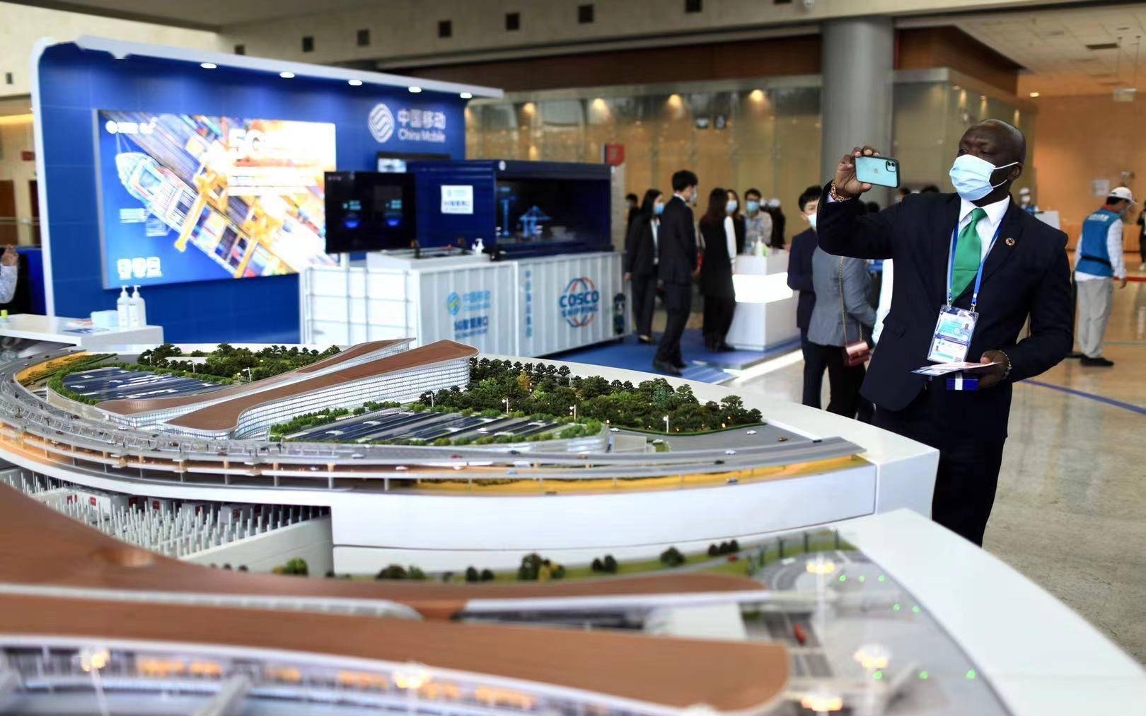 多项“5G+交通”应用设备亮相联合国全球可持续交通大会