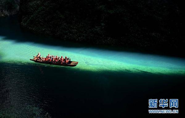 峡谷|湖北屏山：峡谷圣境舟悬浮