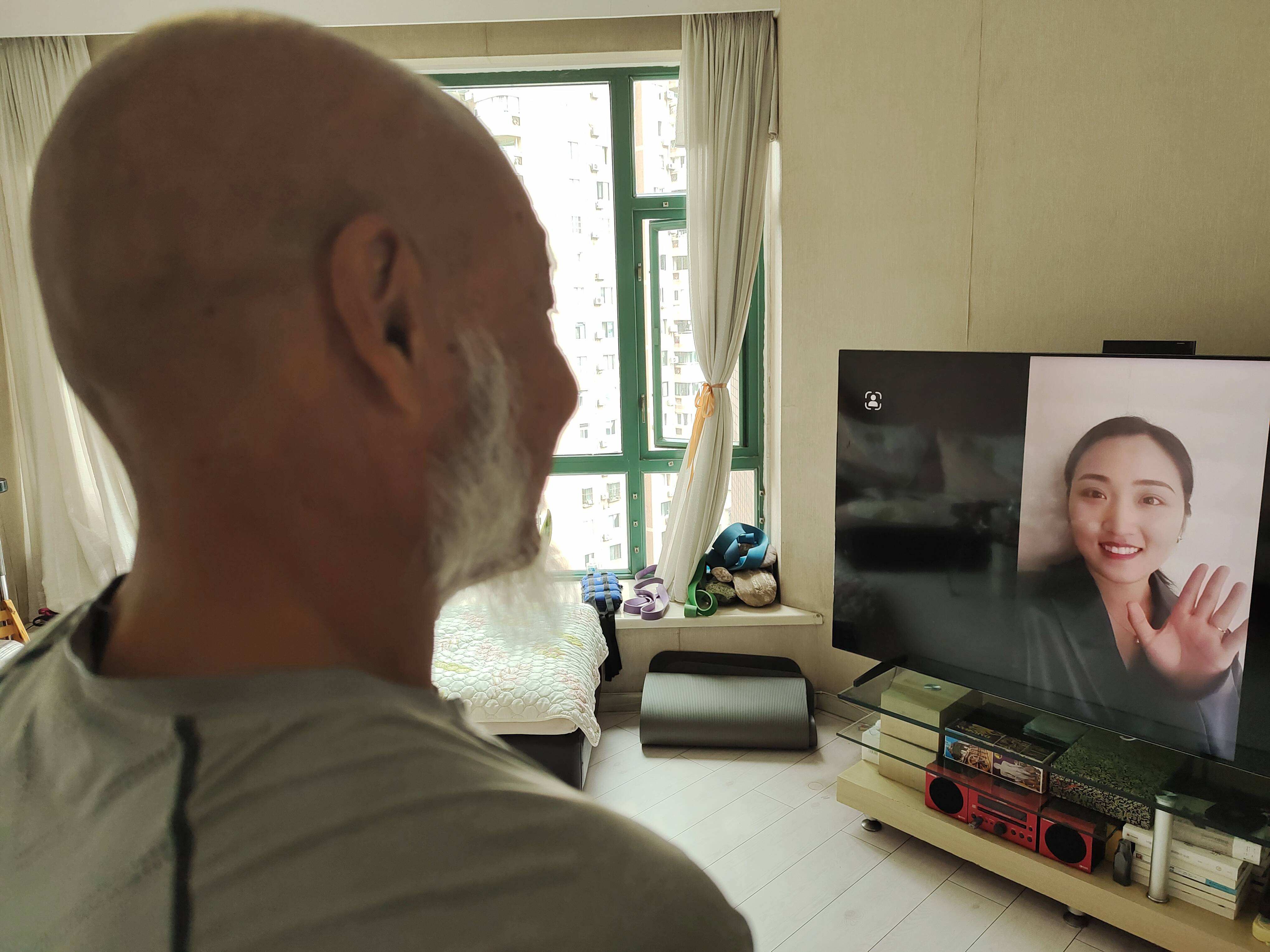 年轻人|这届老年人健起身来，满满都是科技范儿