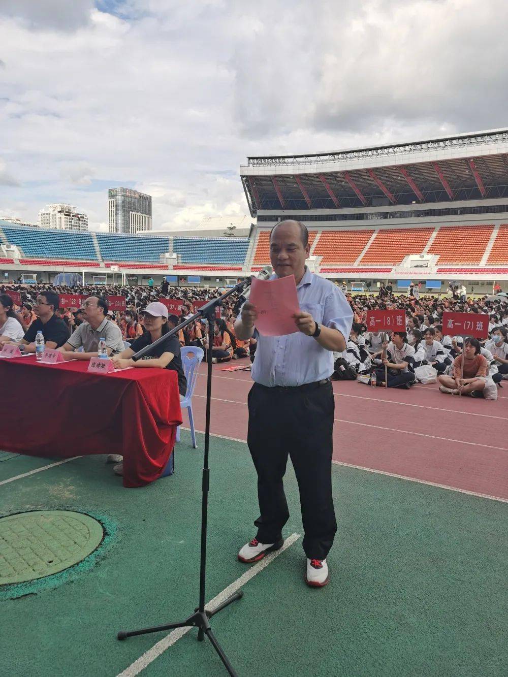 青春风暴艳秋色运动盛会喜落幕记福州屏东中学第三十七届田径运动会