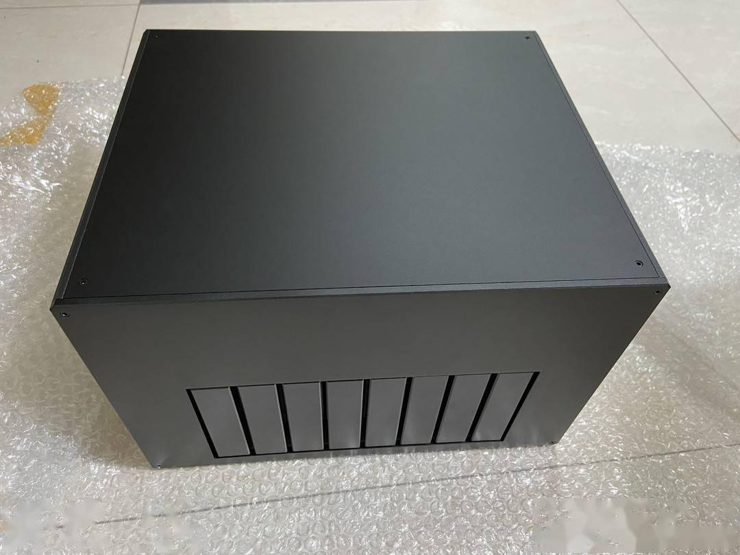 这次是用nbox这个机箱来装机,之所以买这个机箱,是因为之前用的暴风