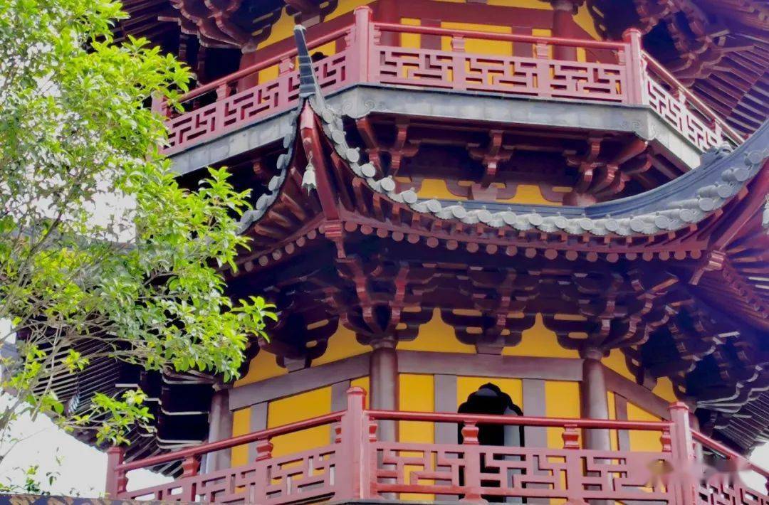 上海千年龙华塔焕新亮相宝葫芦是这样贴金的快来开眼界