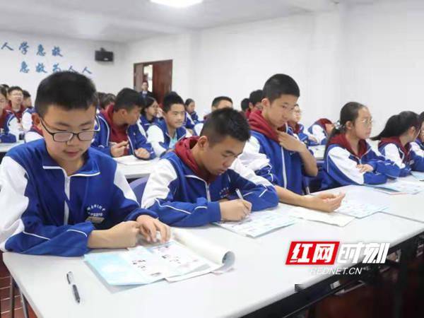 技能|组图丨“救”在身边 长沙这些同学进行急救培训学习