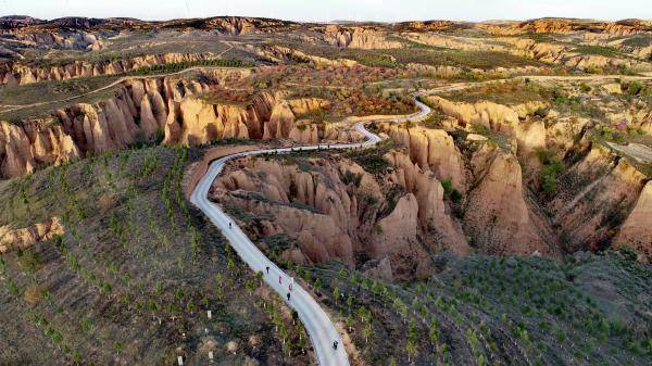 黄土地质公园美景如画