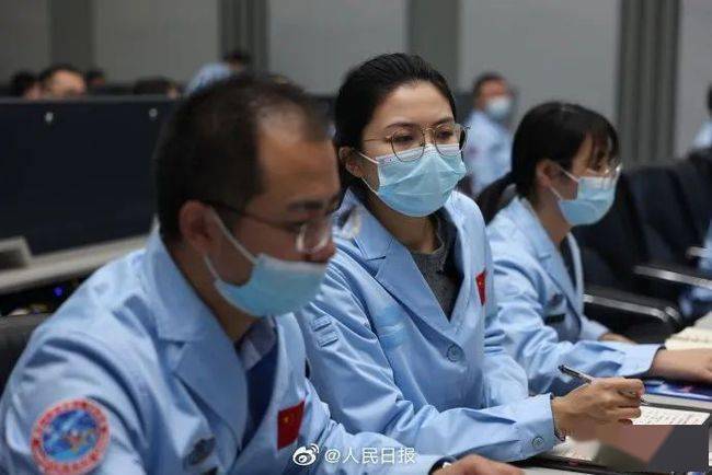 “北京明白”帅小伙，冲上热搜！这次他笑得好开心