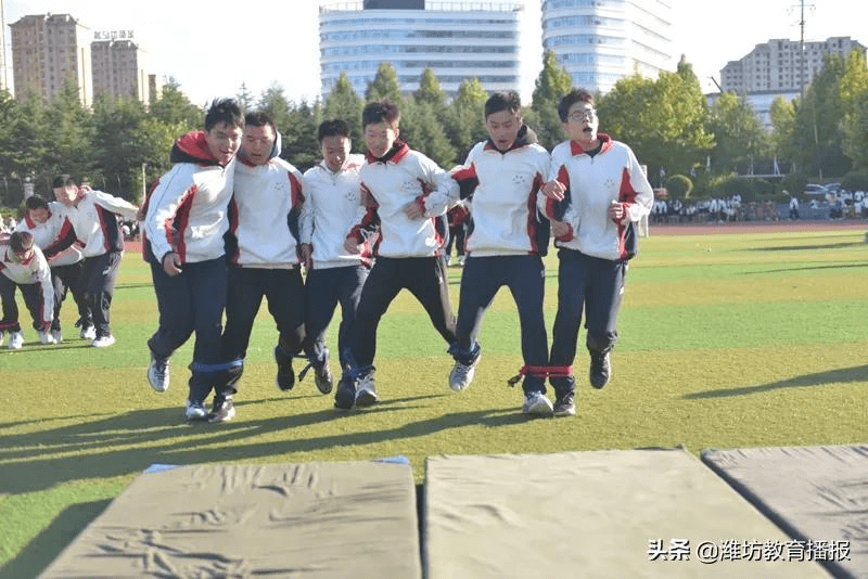 昌乐及第中学举行第十届校园体育节61秋季运动会