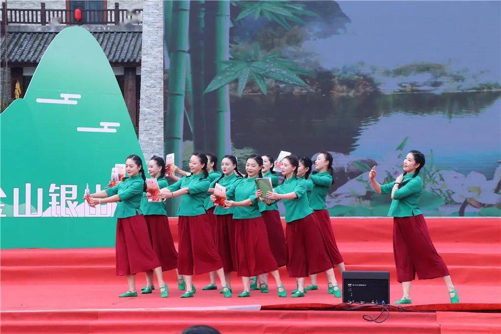 现在最新出的曳步舞 22058643248e413aa7bd7e6c6a913d0a.jpeg