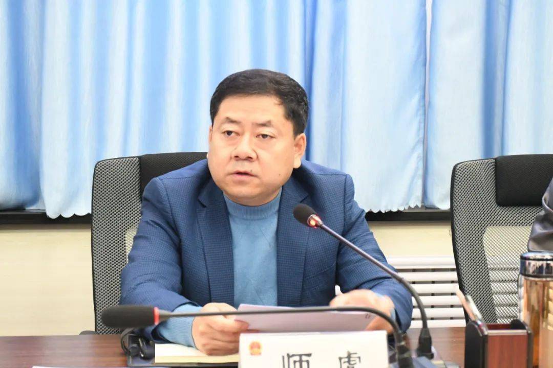 旬邑县召开煤矿安全生产工作会议,旬邑县委副书记,代县长师虎在会上