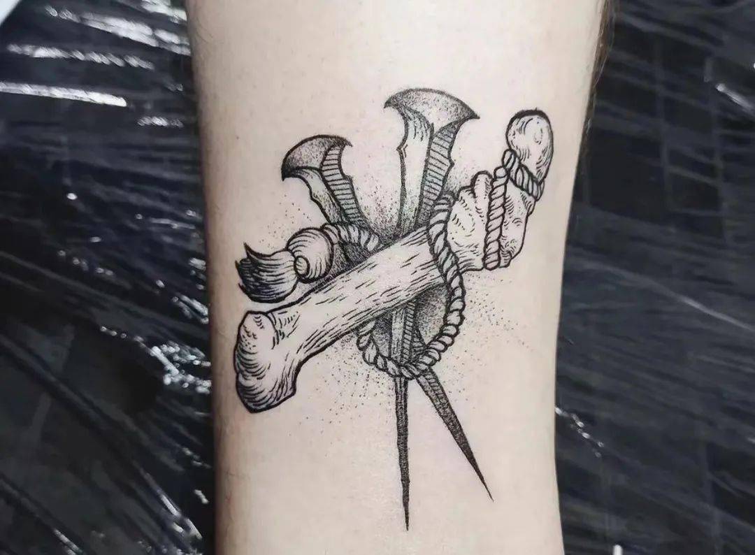 构成我们骨架的骨头纹身