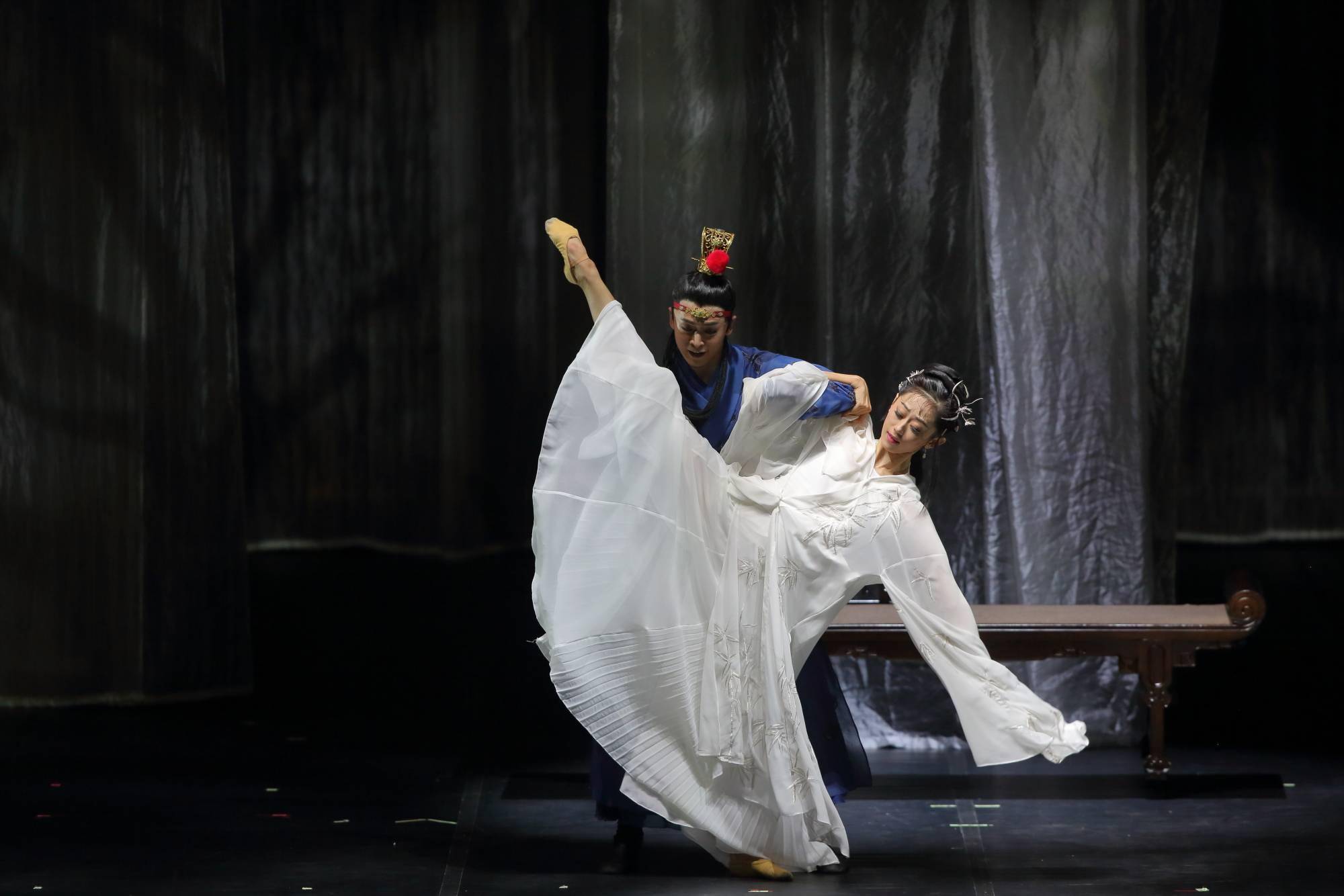 民族舞剧《红楼梦》在京迎来百场演出，名著“舞”出新魅力引观众入梦_京报网